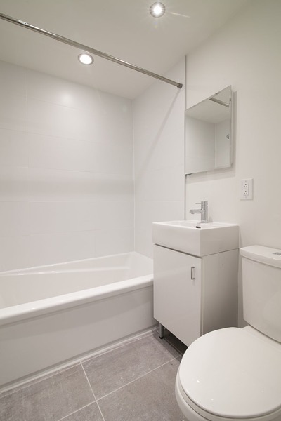 50046 0603 2018 02 Marketing Apartment Bathroom Portrait 1