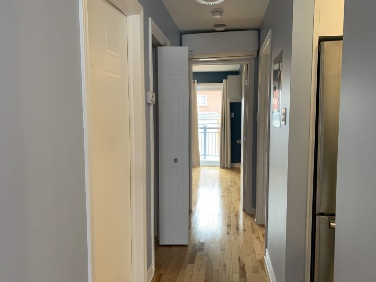 7160 Pierrede Coubertin Ave, Spacious 2bedroom Condo in Mercier