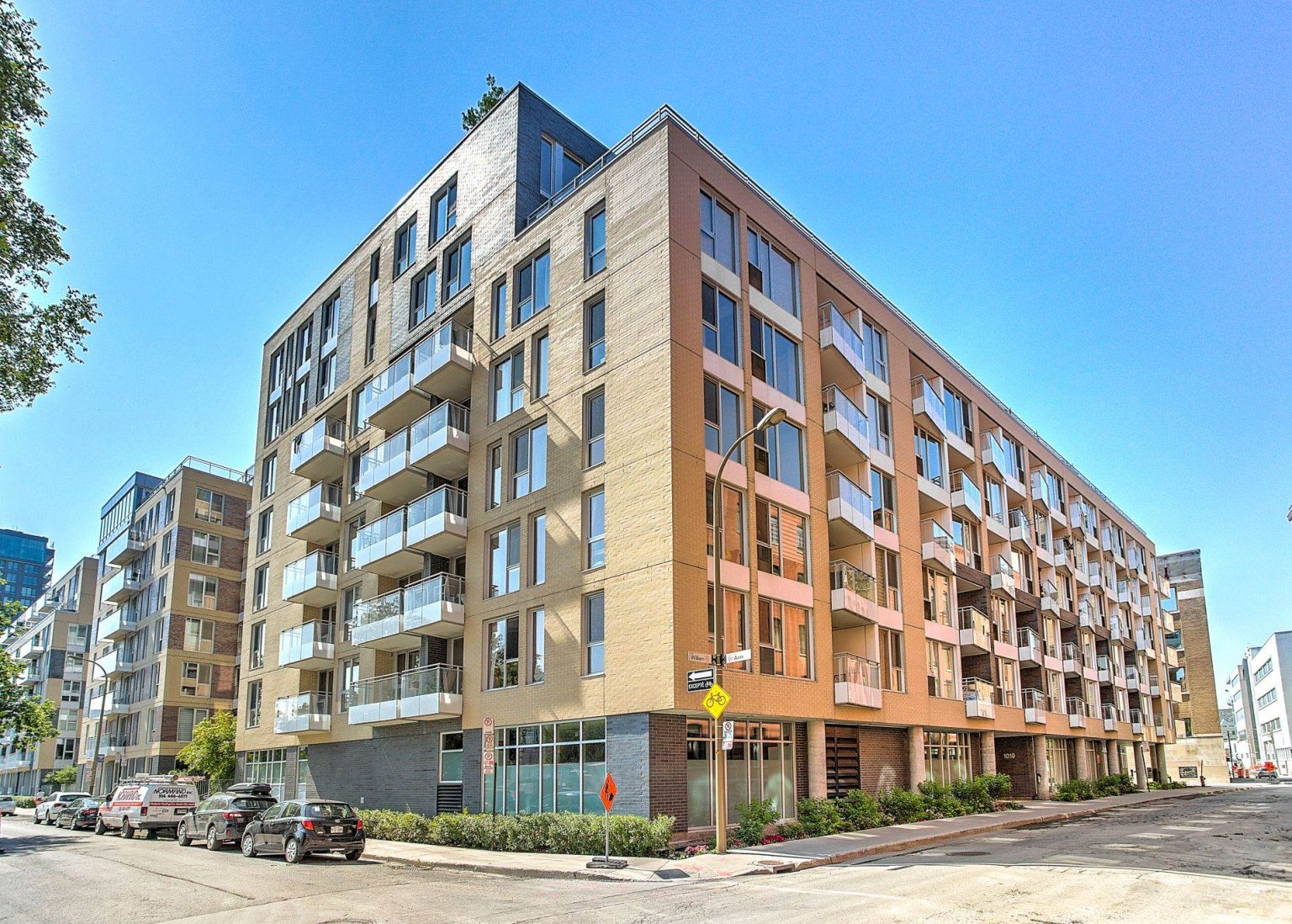 1010 William St Beautiful condo for rent in Griffintown Agrasoy