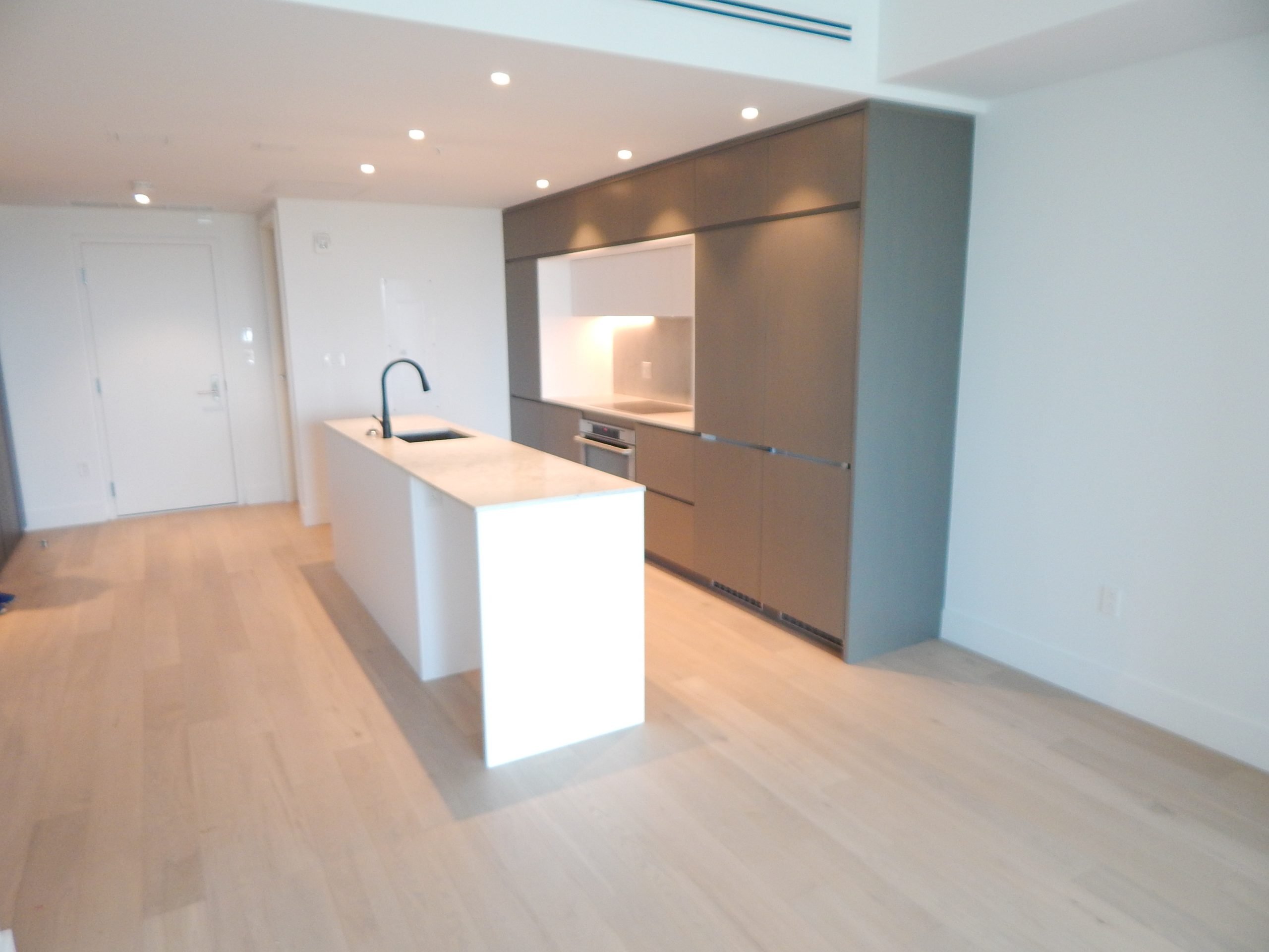 1702200 Andre Prevost Brand new 2bedroom condo in Nuns' Island