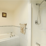 Old Montreal 340 Rue du Champ-de-Mars –Furnished Condo 1-Bed 15 IMG 9520